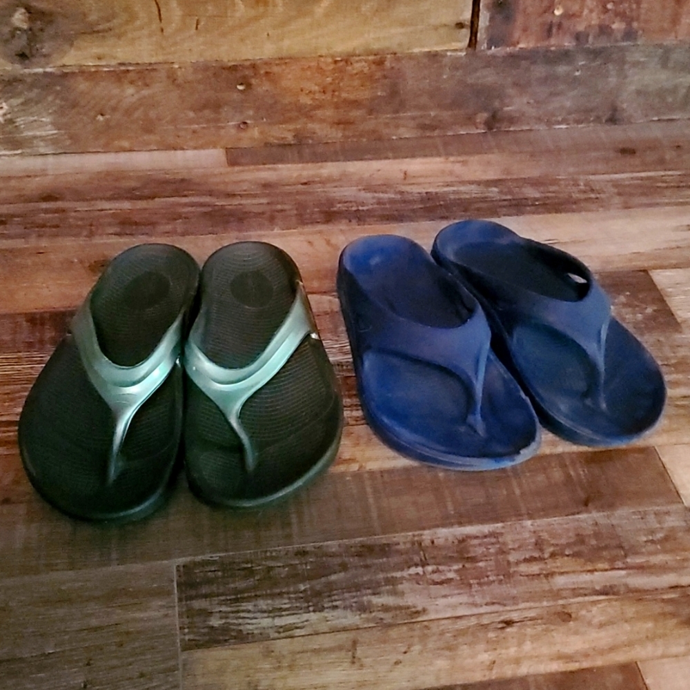 Oofos Flip Flops